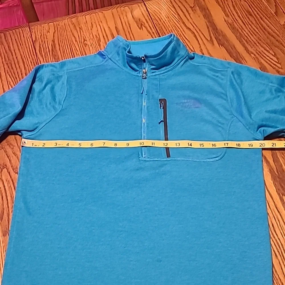 The North Face 1/4 Zip Pullover - Small